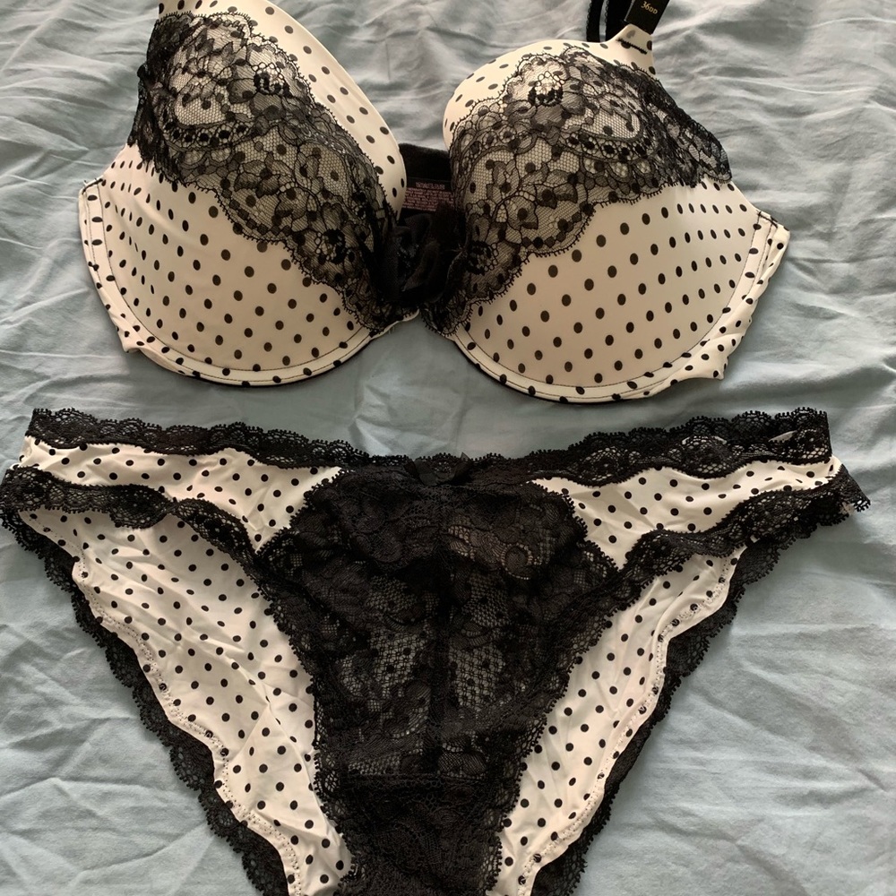 NWT 36DD and matching panty